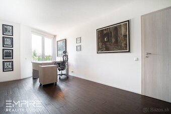 Priestranný nadštandardný rodinný dom v tichej lokalite - Ko - 9