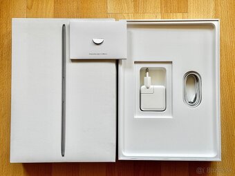 MacBook 12" Space Gray, výdrž baterky 5 hod - 9