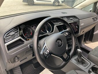 Volkswagen Touran 2.0 TDI DSG - 9