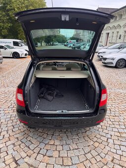 ŠKODA SUPERB II 2.0TDI 125KW DSG ELEGANCE PANORAMA - 9