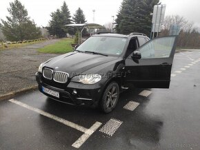 7 miestne BMW x5 e70 40d - 9