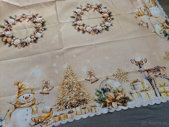 Veľký vianočný obrus so zvieratkami a Snehuliakom - 9