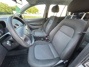 Škoda Fábia 1.2 HTP Klíma - 9