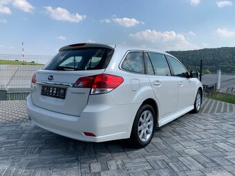 Subaru Legacy Wagon 2.0 i VA CVT 172000km 2010 - 9