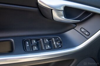 VOLVO XC60 D4 2,0 133 KW A8 - 9