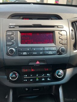 Kia SPORTAGE 2.0 AWD - 9