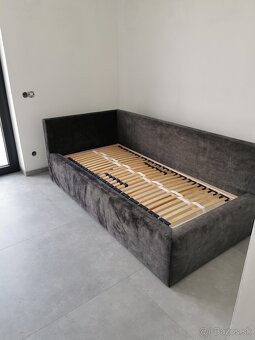 Kvalitná posteľ s úložným priestorom - 9