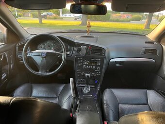 Predám nádherné auto Volvo S60, 2.4 turbodiesel, 2003. - 9