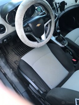 Chevrolet cruze LS 2011 - 9