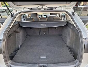 Volkswagen Golf 2.0 TDi - 9