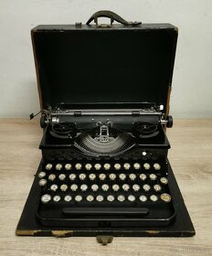 Starožitný písací stroj ROYAL P z roku 1930 - 9