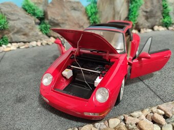 Prodám model 1:18 porsche 911 carrera targa 993 - 9