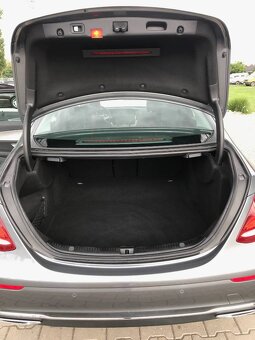Mercedes-Benz E trieda Sedan 400d 4matic  VZDUCHOVÝ PODVOZOK - 9
