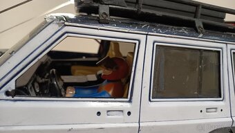 Axial scx10 ll jeep grandcherokee - 9