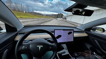 Tesla Model 3 Long Range - 9