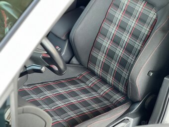Volkswagen Golf GTI - 9