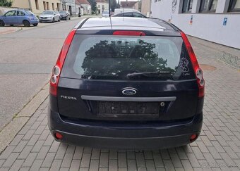 Ford Fiesta 1,2 i Ambiente benzín manuál 55 kw - 9