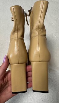 Nízke kožené béžové čižmičky zn.ZARA - 9