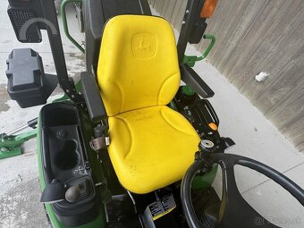 Traktor John Deere 1025R - 9