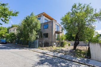 Vila v srdci Bratislavy. Pokoj Bôrika, krok od Dunaja. - 9