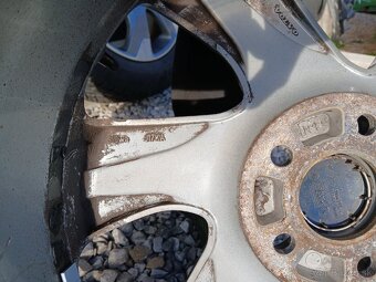 Predám alu.disky org.VOLVO na zimných pneu - 9