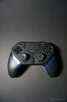 Sony PlayStation 4 (CUH-2216B) - 1TB - 9