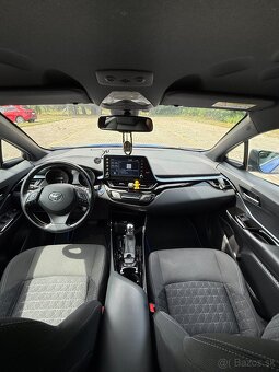 Toyota CHR 1.8 Hybrid 2021 rok - 9