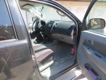 Toyota Hilux 2,5 106kw - 9