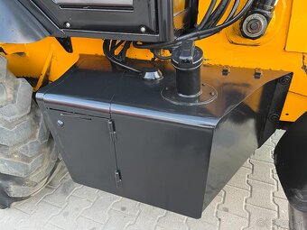 Rýpadlo-nakladač JCB 2CX Streetmaster, 3CX Compact - 9