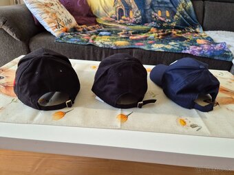 Šiltovky Dsquared2, Hugo Boss a Emporio Armani - 9
