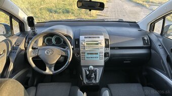 Toyota Corolla Verso - 9
