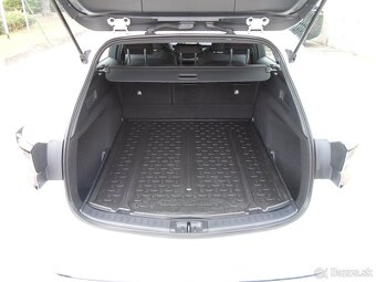 Toyota Corolla Combi 1.8 Hybrid e-CVT automat,kamera,navi,te - 9