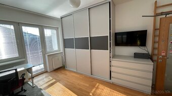 PRENÁJOM veĺkometrážneho 3-izbového bytu, BA-Staré Mesto - 9