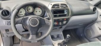 Rav 4 2.0 benzin 110 kw 4x4 bez korozie z Francuzska - 9