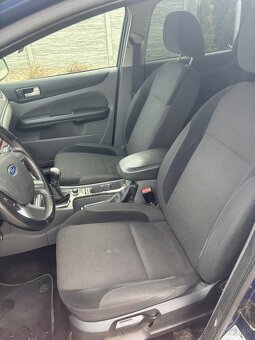 Ford Focus Kombi 1.6 tdci 80 kw Ghia - 9