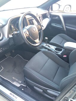 Toyota RAV4 Hybrid 2,5 145 Kw CVT 4x4 2018 s DPH - 9