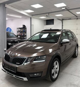 Skoda Octavia Scout 2.0TDI 110Kw 4x4 Webasto/Canton/Panorama - 9
