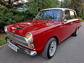 Predám FORD CORTINA - 9