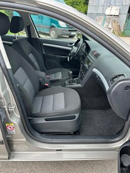 Škoda Octavia 2 Sedan 1.9 TDI BXE bez DPF Elegance - 9
