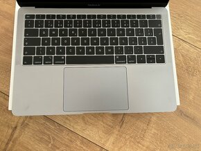 MacBook Air Retina 13-inch 2019, 128GB - 9