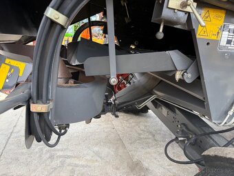 Sklízecí mlátička Claas Lexion 560, žací lišta V750, rok výr - 9