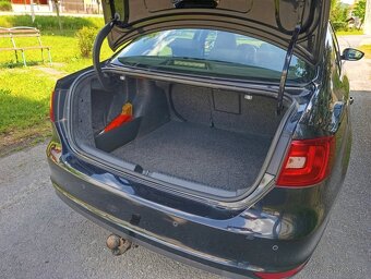 Volkswagen JETTA 1.6TDI Automat, 77kW Kožený interiér - 9