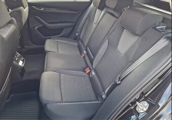 Škoda Octavia Combi 2.0 TDI SCR Ambition DSG - 9
