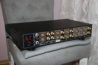 Burmester 877 XLR High End stereo predzosilňovač - 9