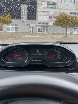 Peugeot 208 1.2 VTi - 9