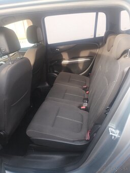 Opel Zafira Tourer - 9