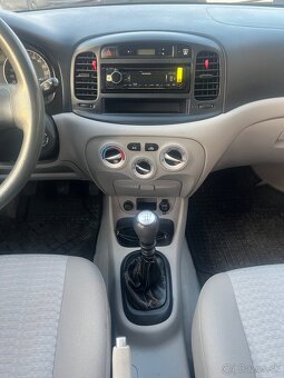 Hyundai Accent - 9
