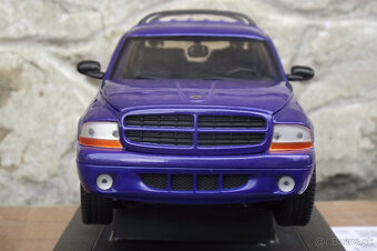 1:18 Dodge Durango - 9