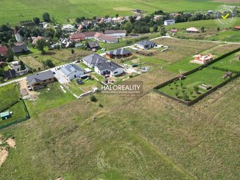 HALO reality - Predaj, pozemok pre rodinný dom 1600 m2 Voj - 9