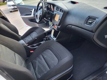 Kia ceed sw - 9